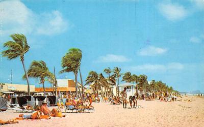 Sun Worshippers Line the Golden Sands Hollywood Beach, Florida Postcard